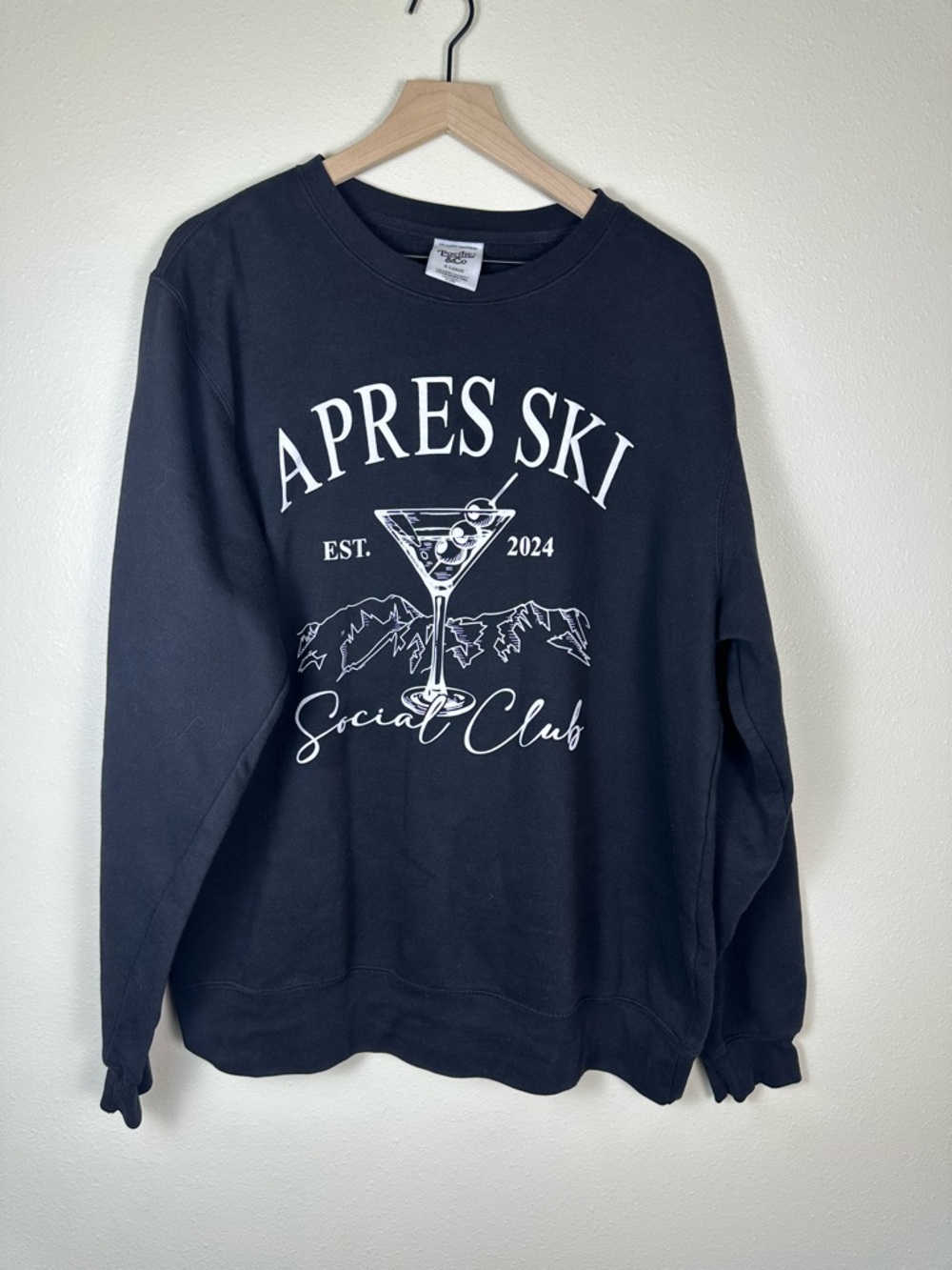 PACIFIC‎ & CO Apres Ski Social Club Women XL Crewneck Black & White Sweatshirt